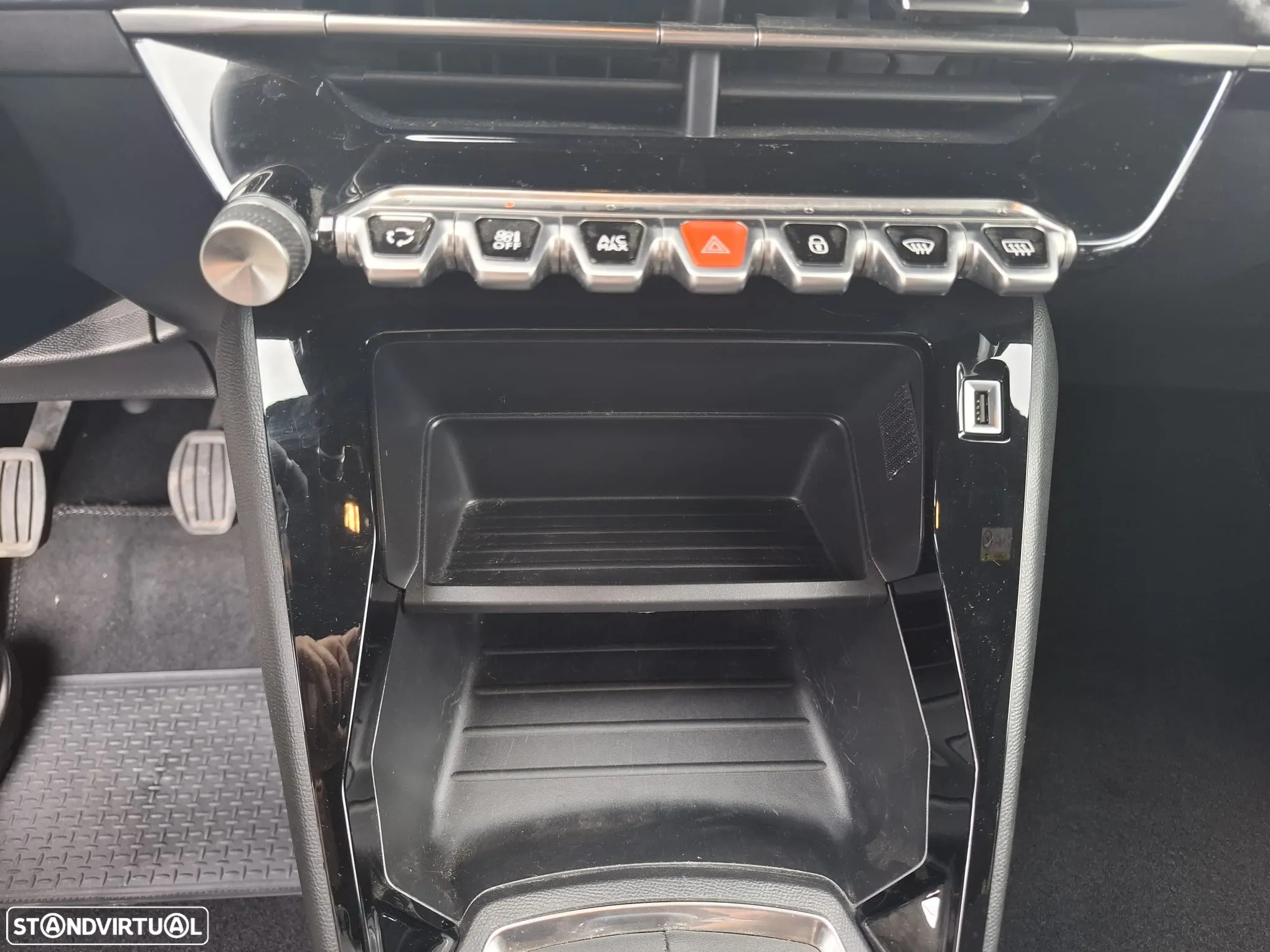 Peugeot 2008 1.2 PureTech Allure Pack - 32