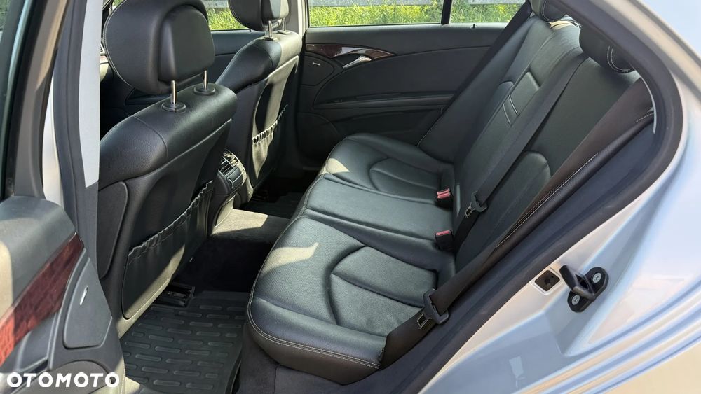 Mercedes-Benz Klasa E 200 Kompressor Automatik Classic - 16