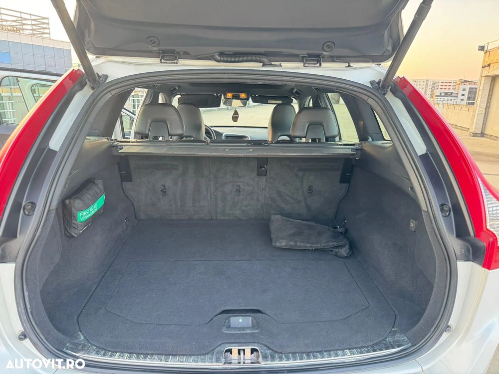 Volvo XC 60 D4AWD Kinetic - 22