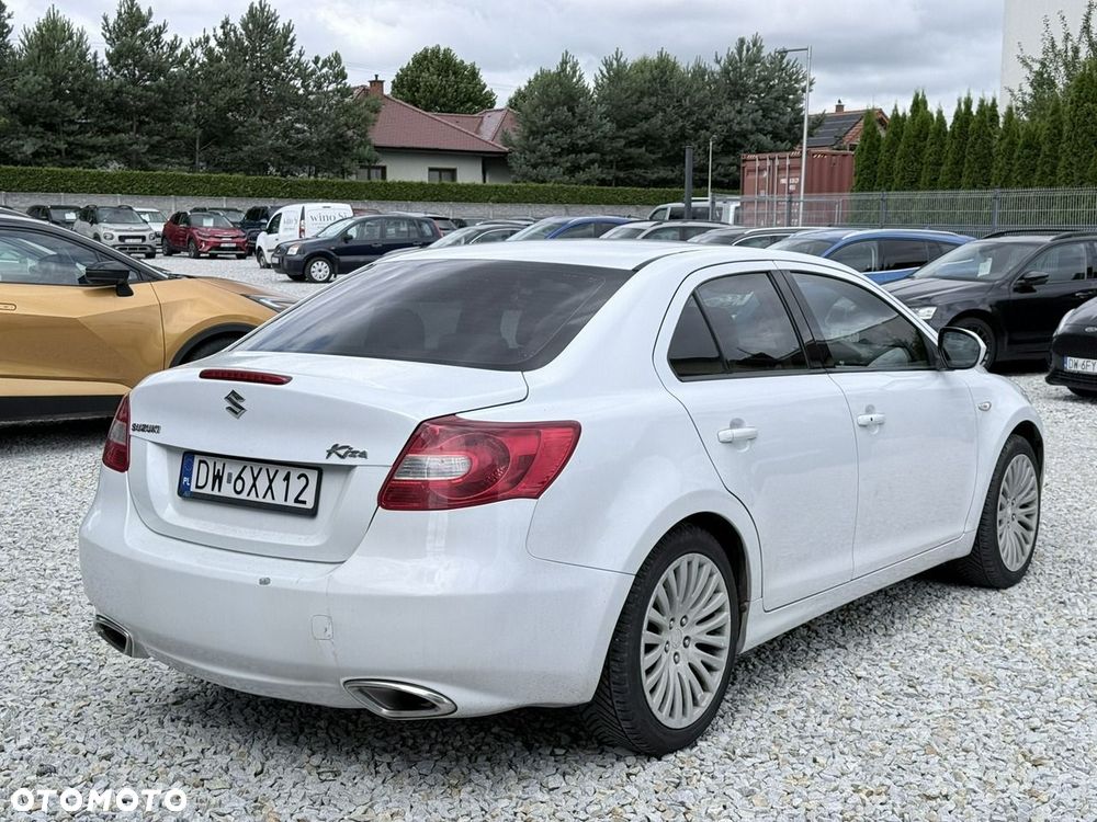Suzuki Kizashi 2.4 4x4 CVT Sport - 9