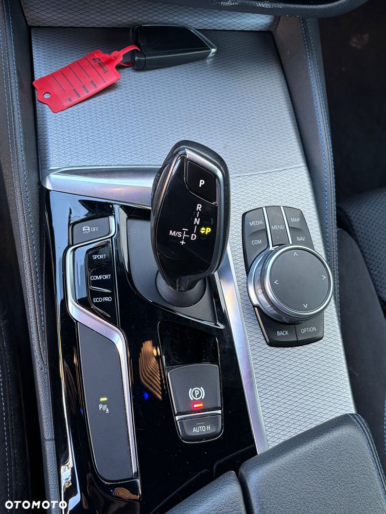 BMW Seria 5 520d M Sport - 29
