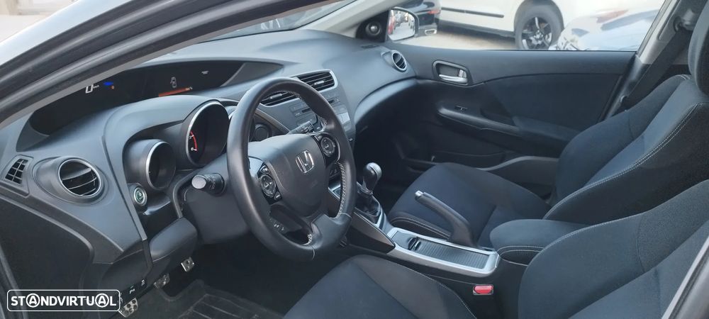 Honda Civic Tourer 1.6 i-DTEC Executive Navi - 16