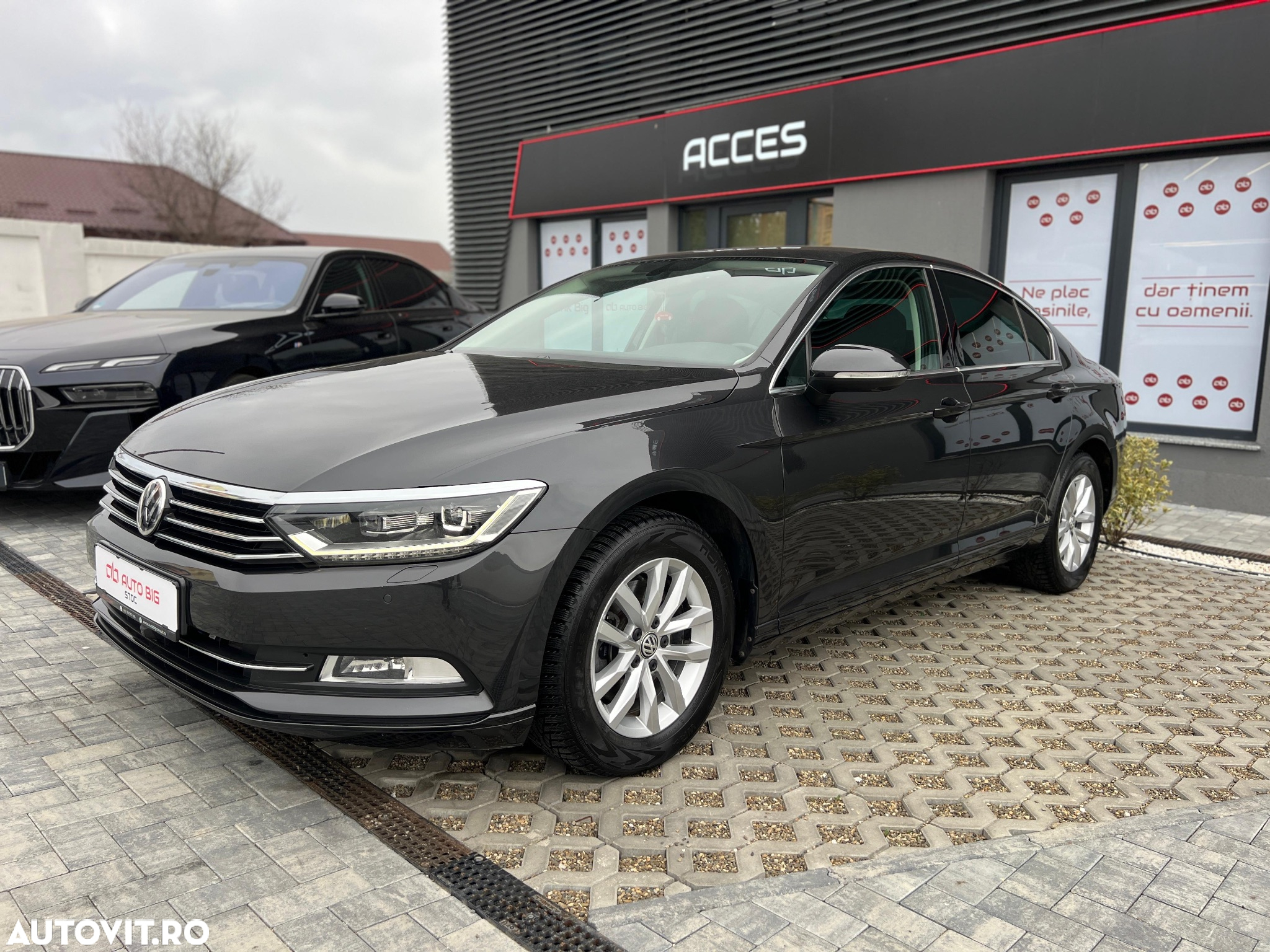 Volkswagen Passat - 4