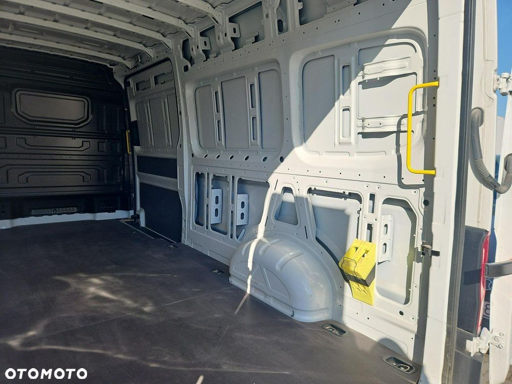 Volkswagen Crafter - 27