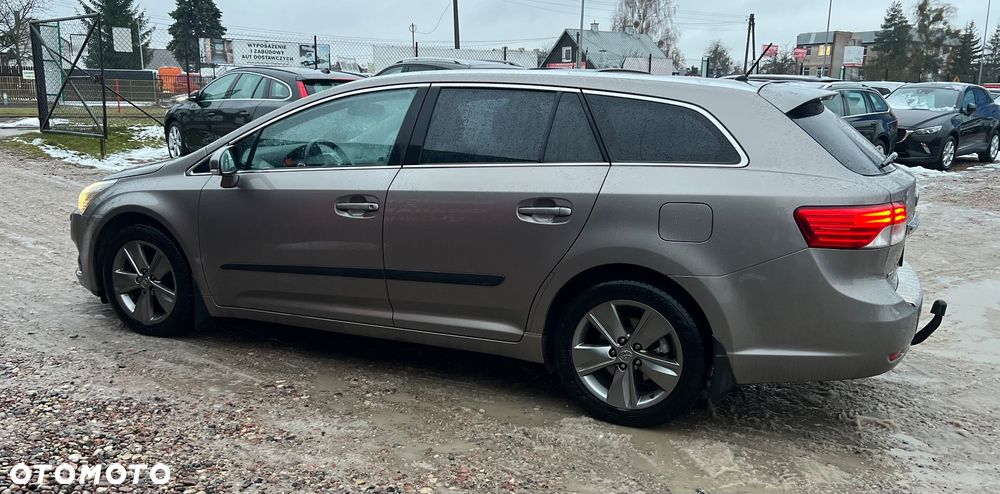 Toyota Avensis 2.0 D-4D Executive - 3