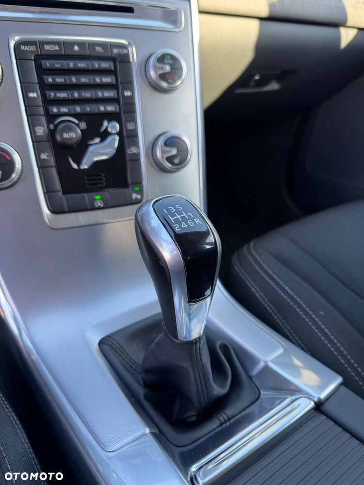 Volvo XC 60 D4 Drive-E Momentum - 29