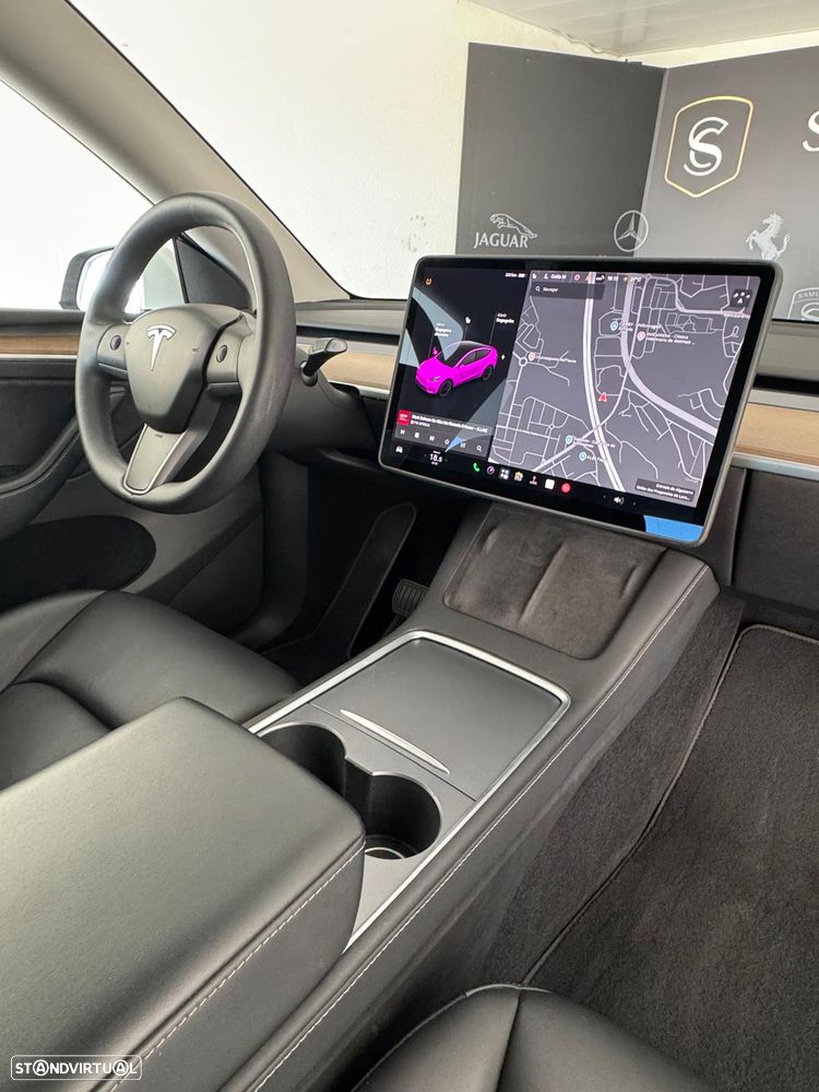 Tesla Model Y Long Range Dual Motor AWD - 18