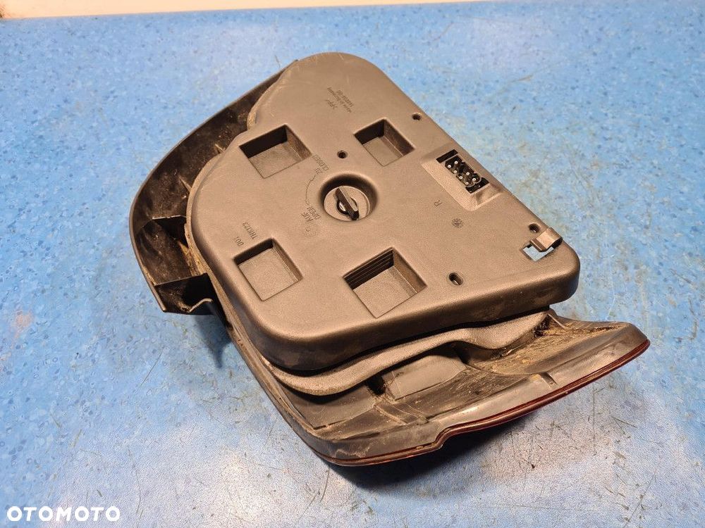 BMW 5 E39 SEDAN LAMPA TYŁ PRAWA ZEWNĘTRZNA - 11