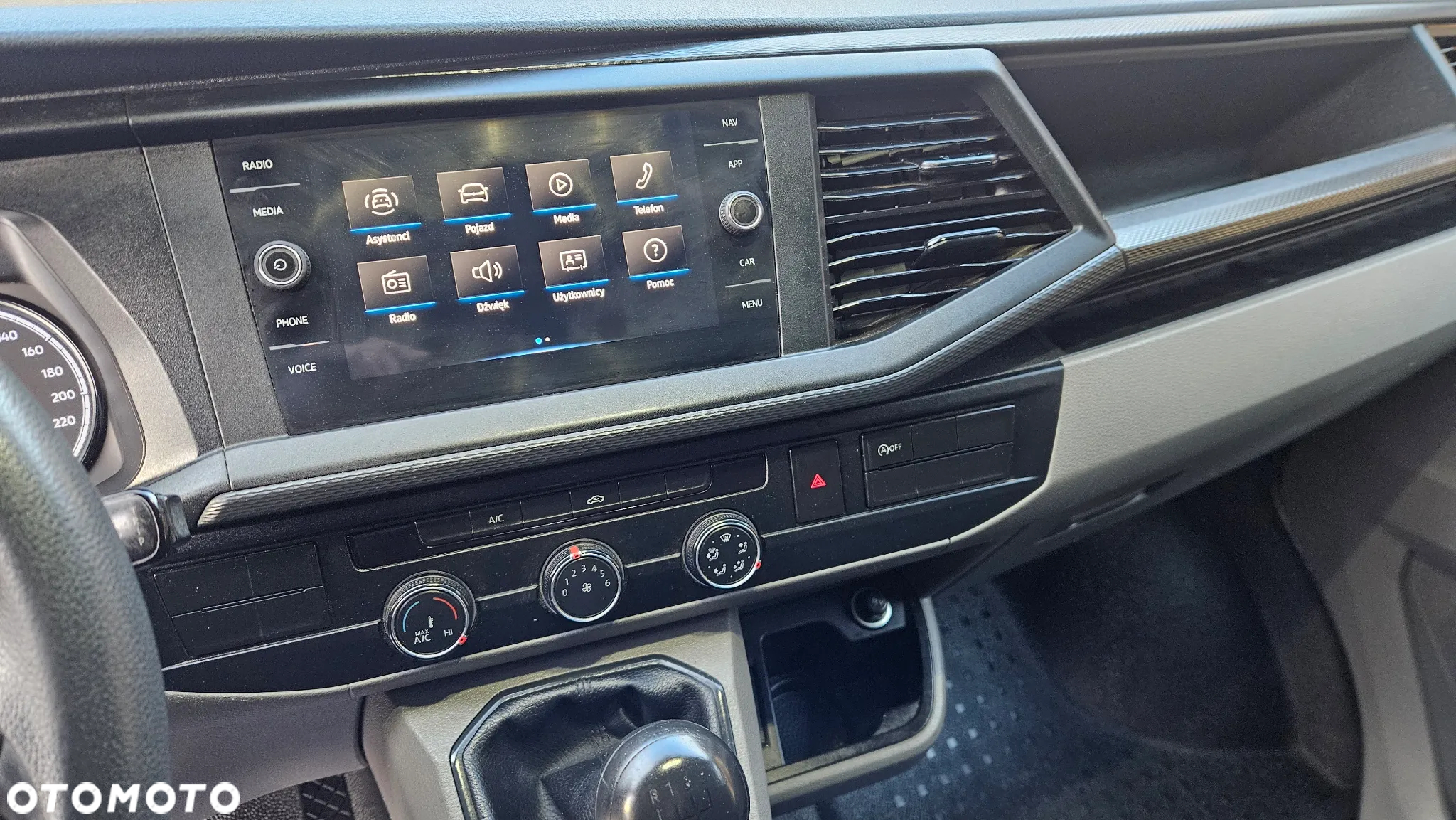 Volkswagen TRANSPORTER T6.1 - 11