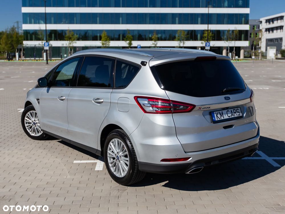 Ford S-Max - 17