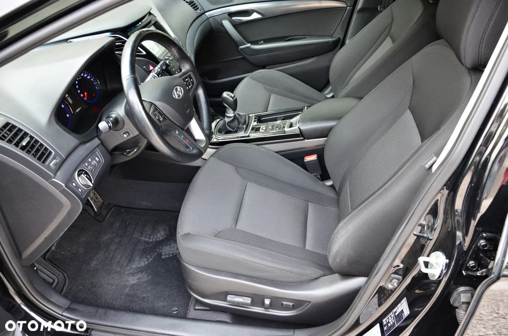Hyundai i40 Kombi 1.7 CRDi Premium - 29