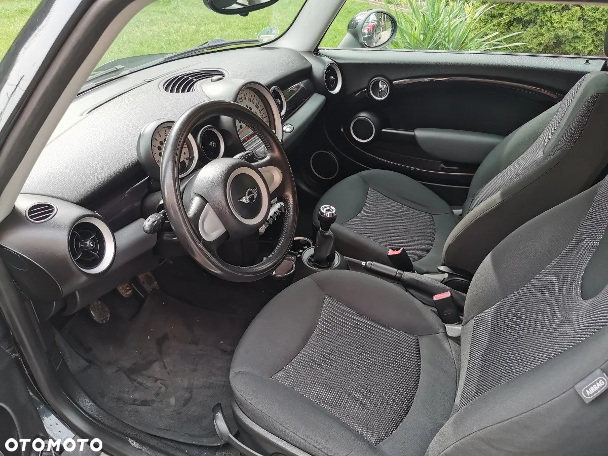 MINI Cooper Standard - 6