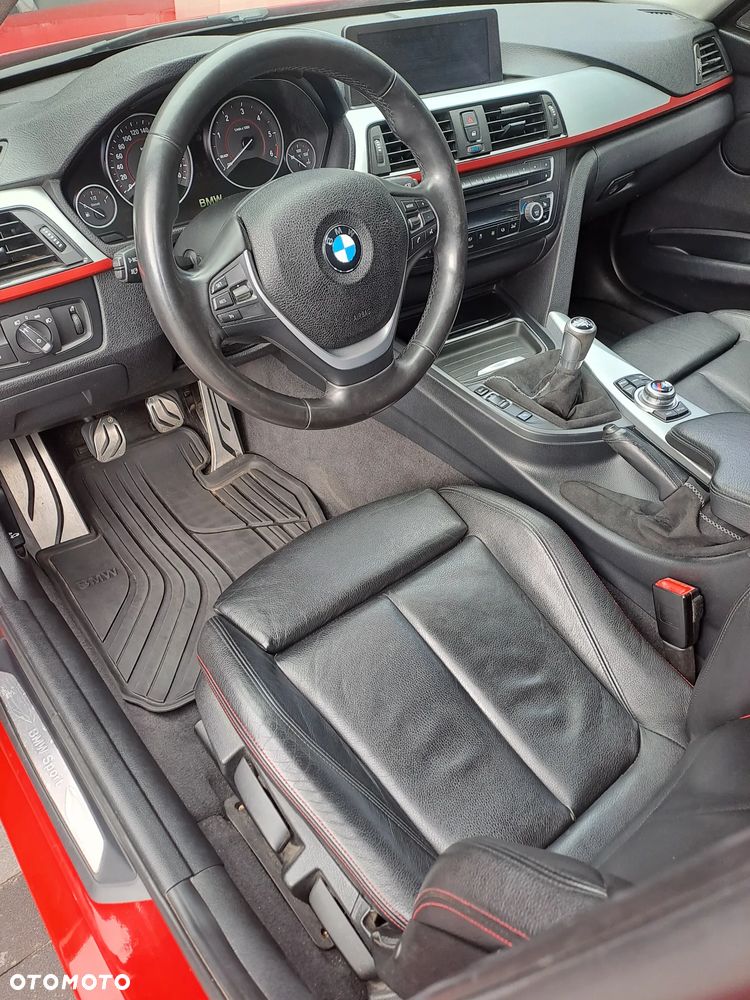 BMW Seria 3 318d Sport Line - 12