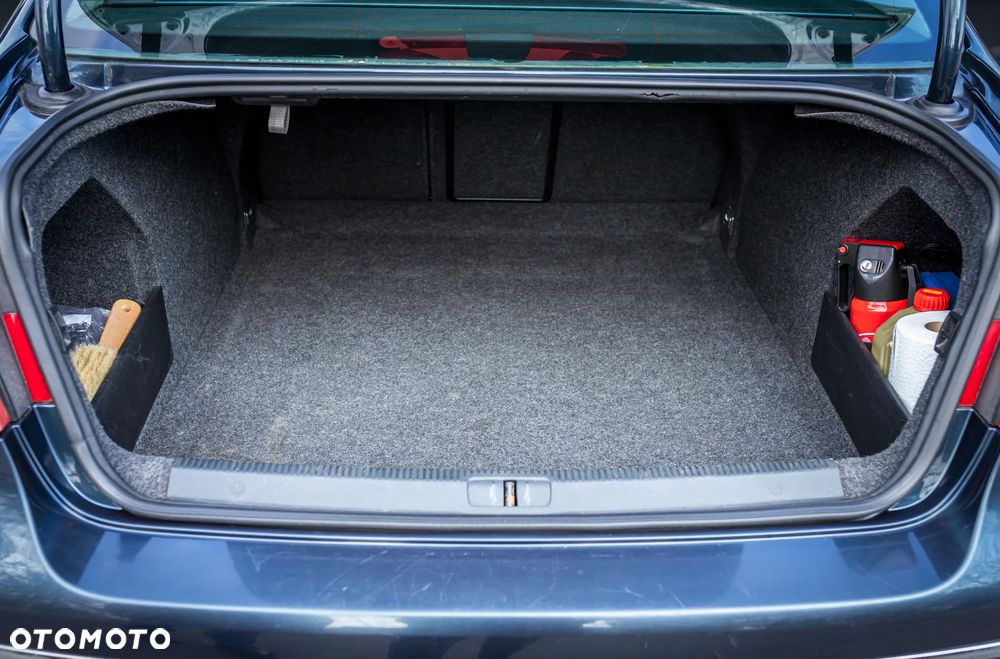 Volkswagen Passat 2.0 TDI DPF Comfortline - 26