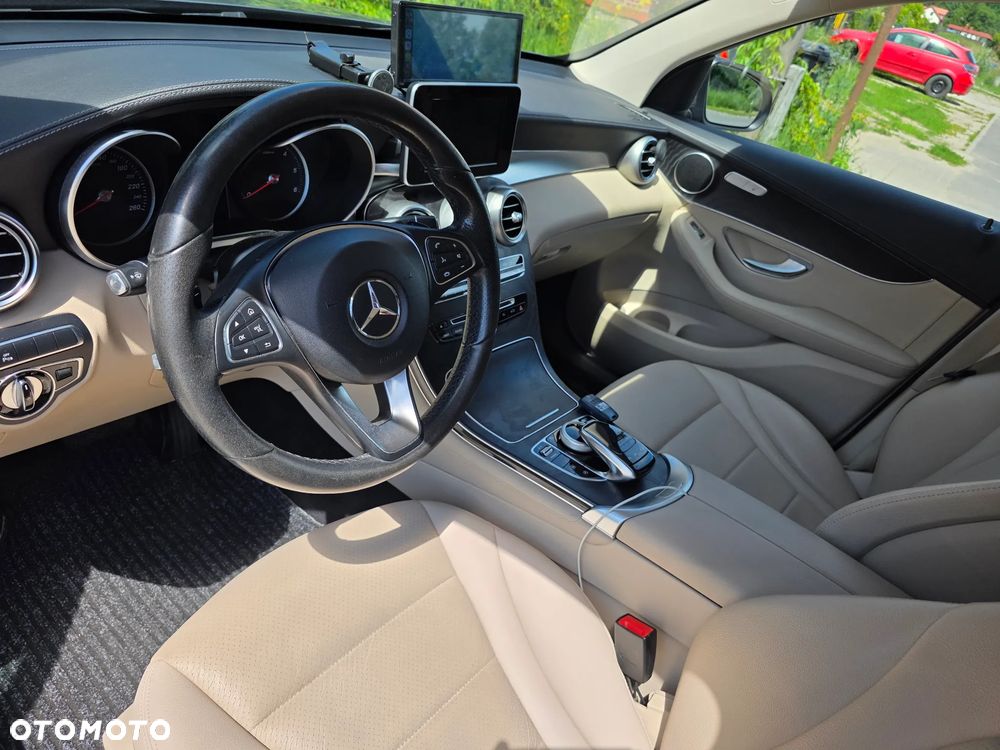 Mercedes-Benz GLC - 24