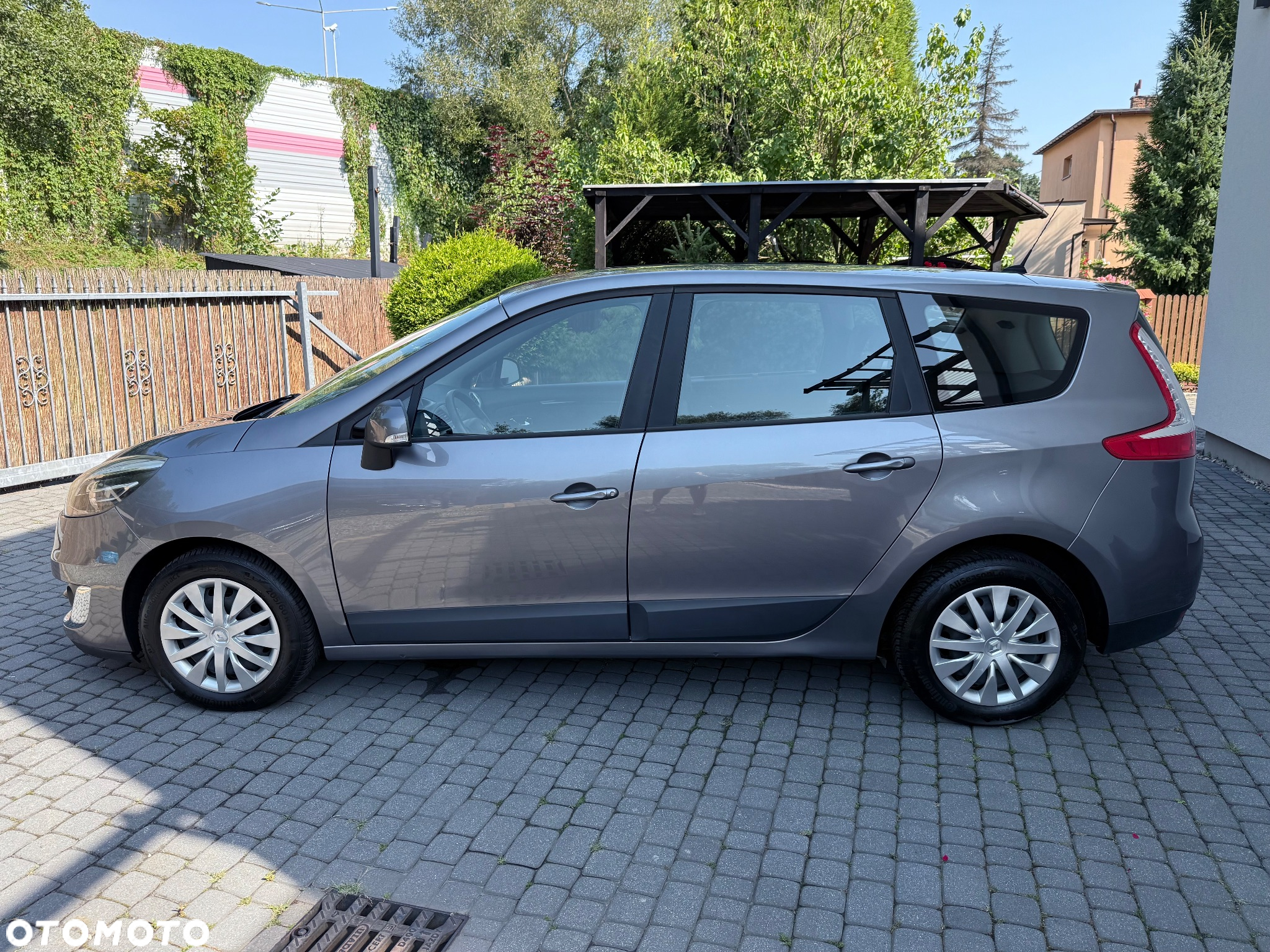 Renault Grand Scenic 1.6 16V 110 Paris - 9