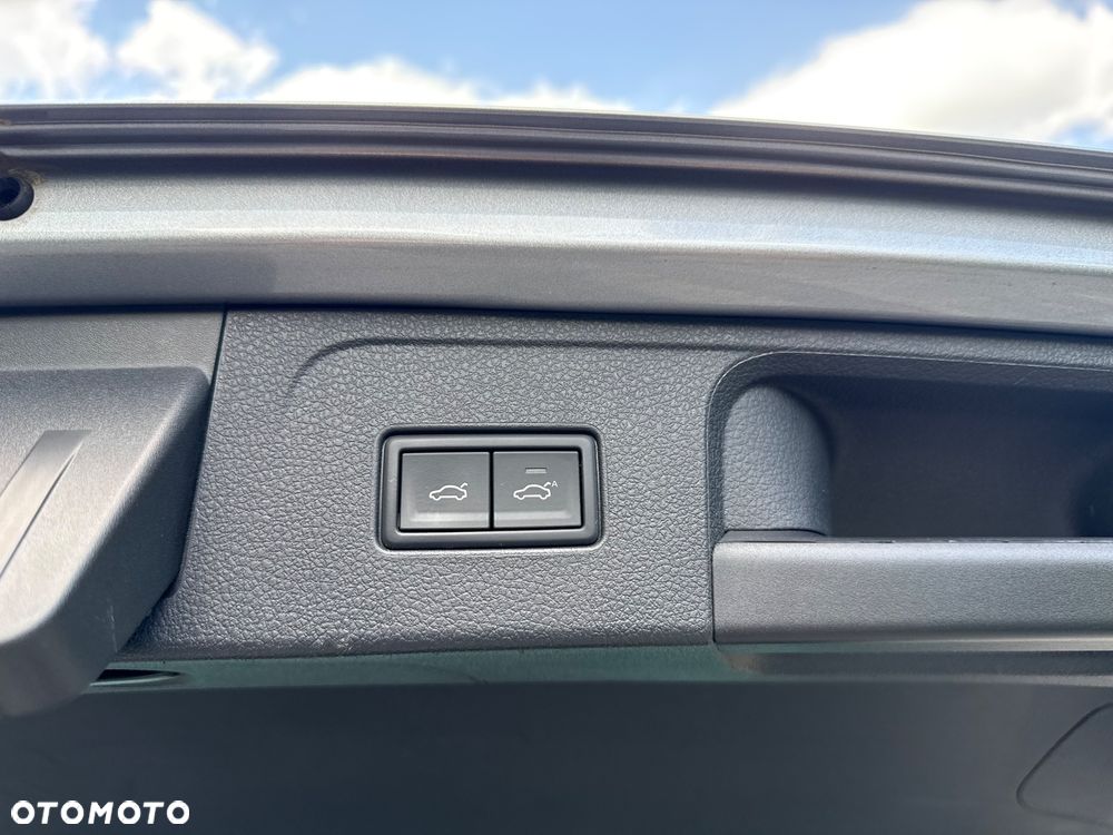 Volkswagen Passat - 24