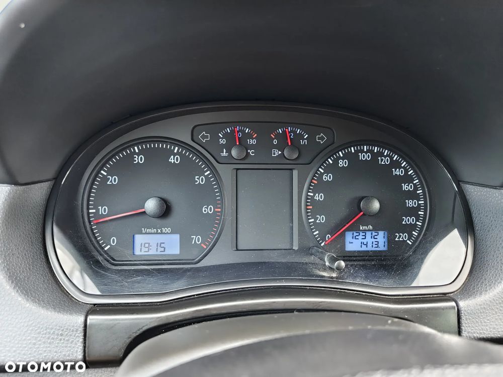 Volkswagen Polo 1.4 16V Trendline - 12