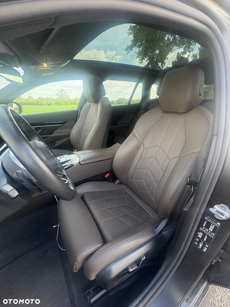 BMW Seria 5 520d xDrive mHEV M Sport - 12