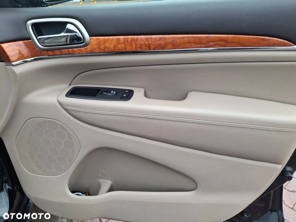 Jeep Grand Cherokee 3.0 CRD Overland Summit - 29