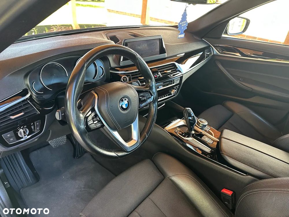 BMW Seria 5 520d Sport Line - 21