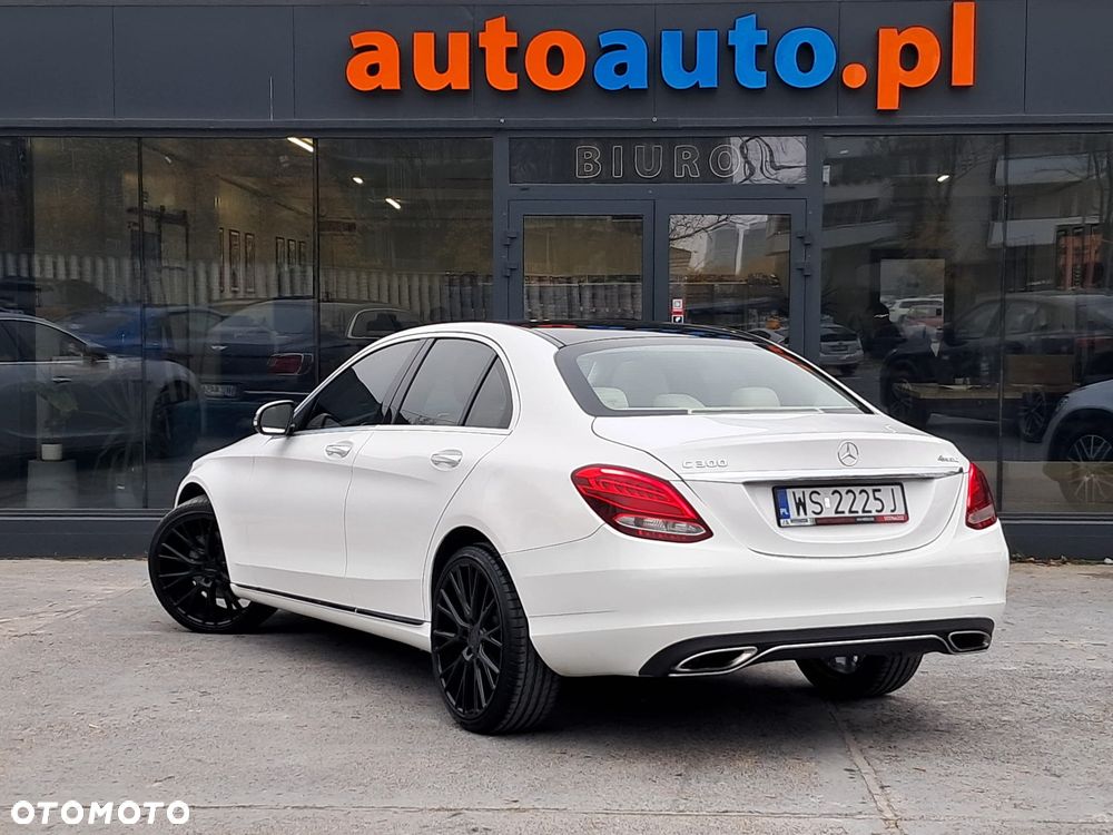 Mercedes-Benz Klasa C 300 7G-TRONIC - 39