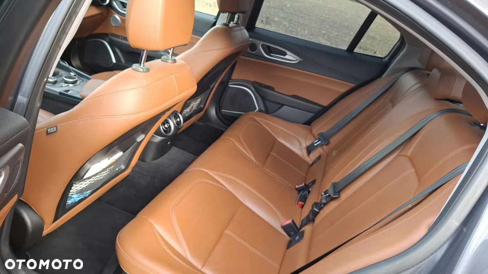 Alfa Romeo Giulia 2.2 D Turbo Super - 17