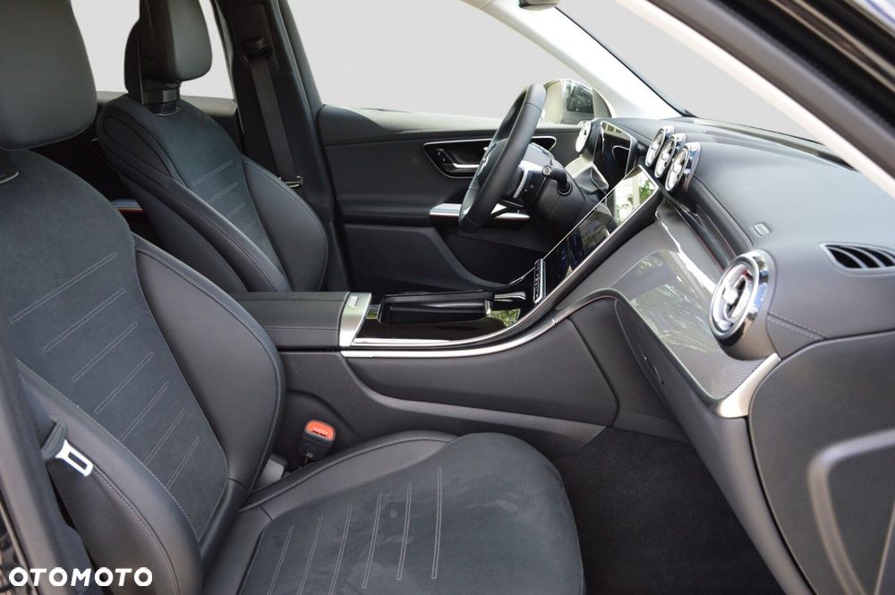 Mercedes-Benz GLC - 24