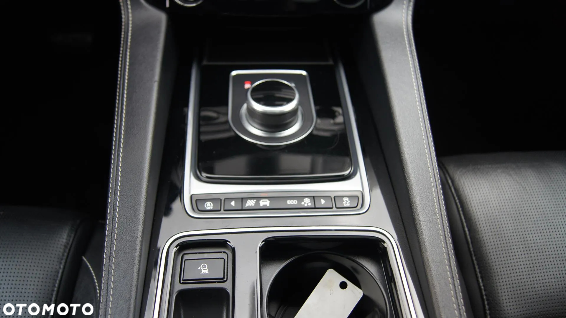 Jaguar F-Pace 2.0 i4D AWD R-Sport - 22