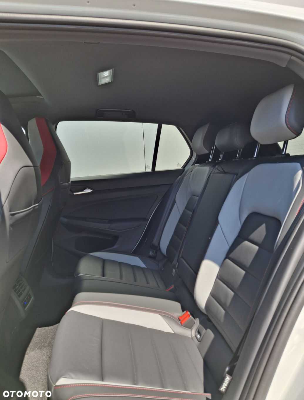 Volkswagen Golf - 25