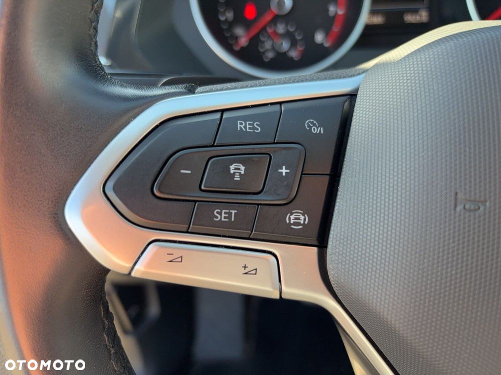 Volkswagen Tiguan - 22