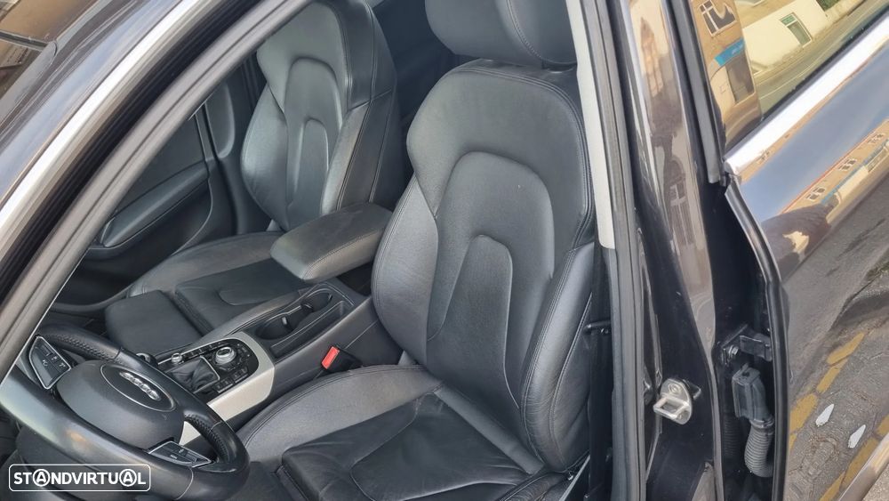 Audi A4 Avant 2.0 TDI Business Line S-line - 2
