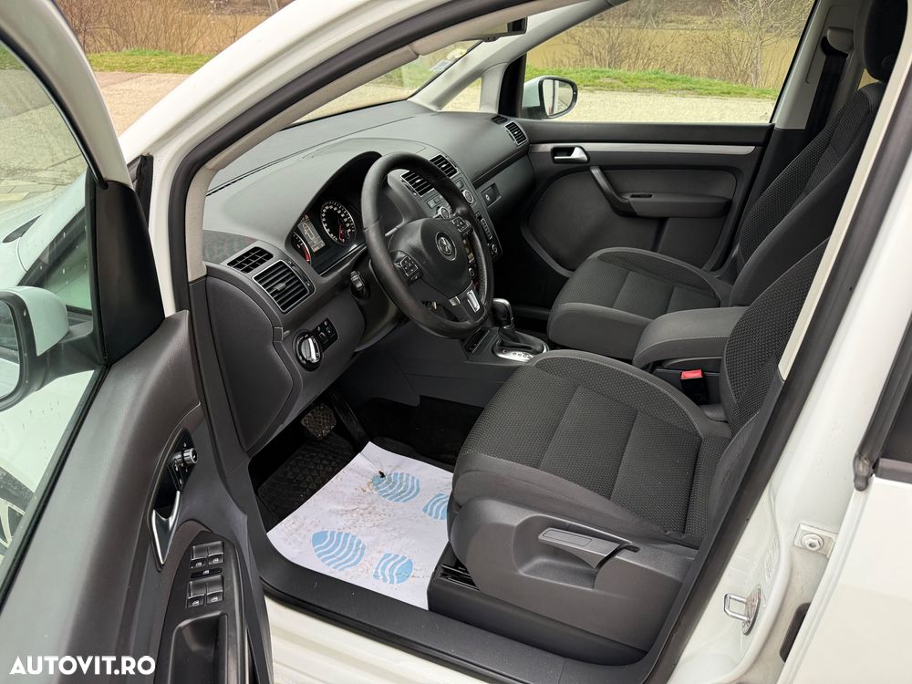 Volkswagen Touran 2.0 TDI DPF BlueMotion Technology DSG Comfortline - 10