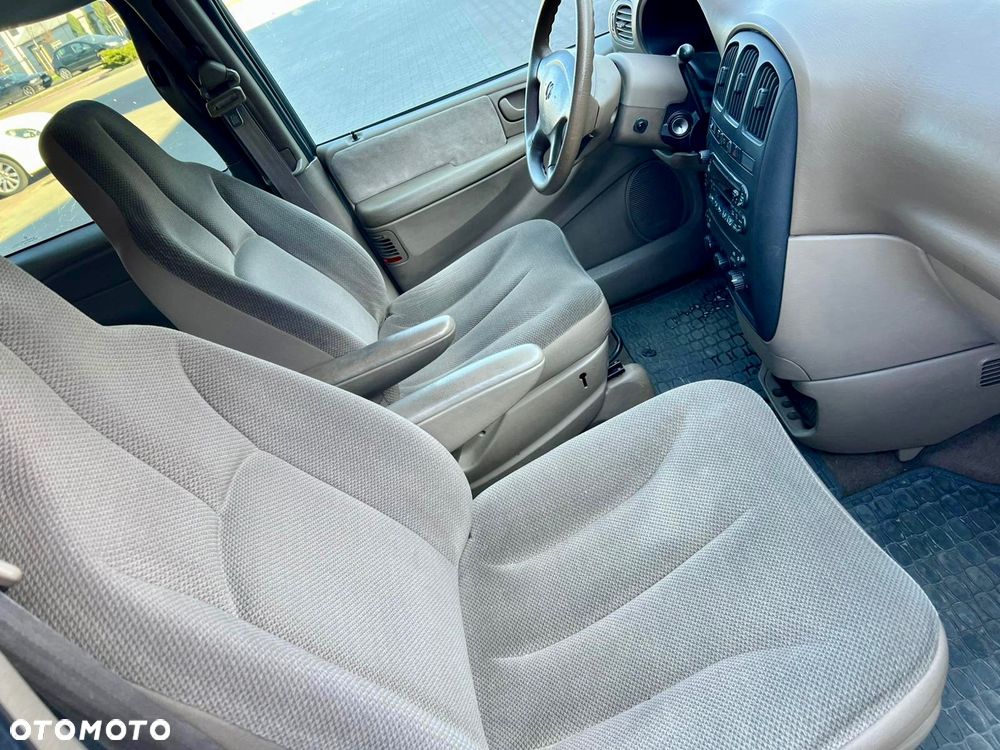 Dodge Caravan - 18