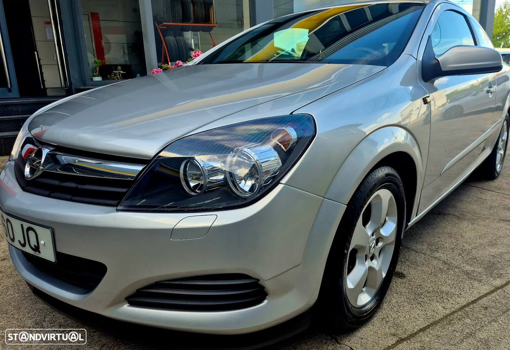 Opel Astra GTC 1.9 CDTI DPF Sport - 22