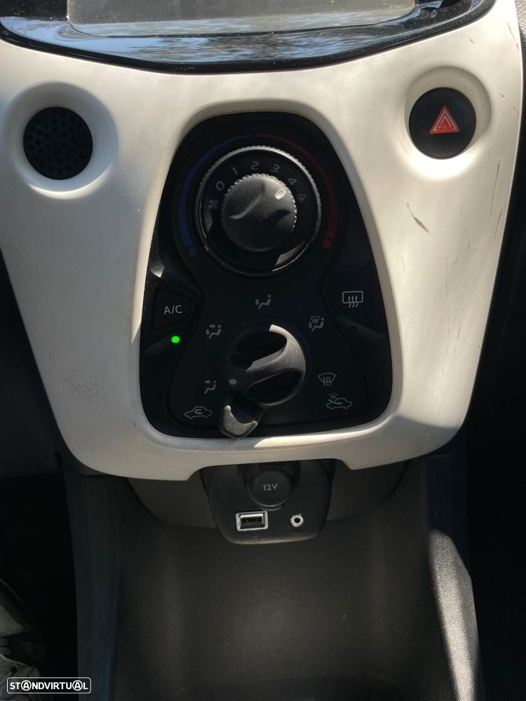 Citroën C1 1.2 VTi Shine - 22