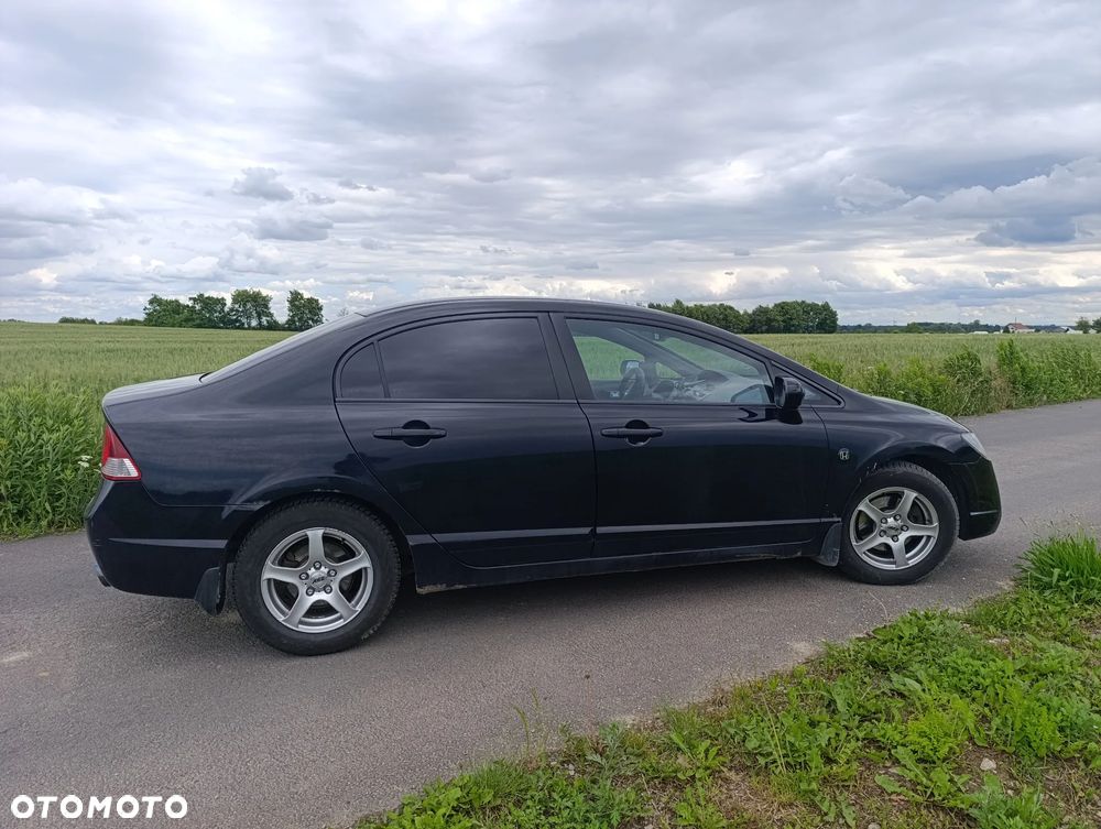 Honda Civic 1.8 Comfort - 8