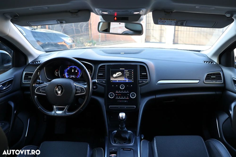 Renault Megane ENERGY dCi 110 Start & Stop Bose Edition - 4