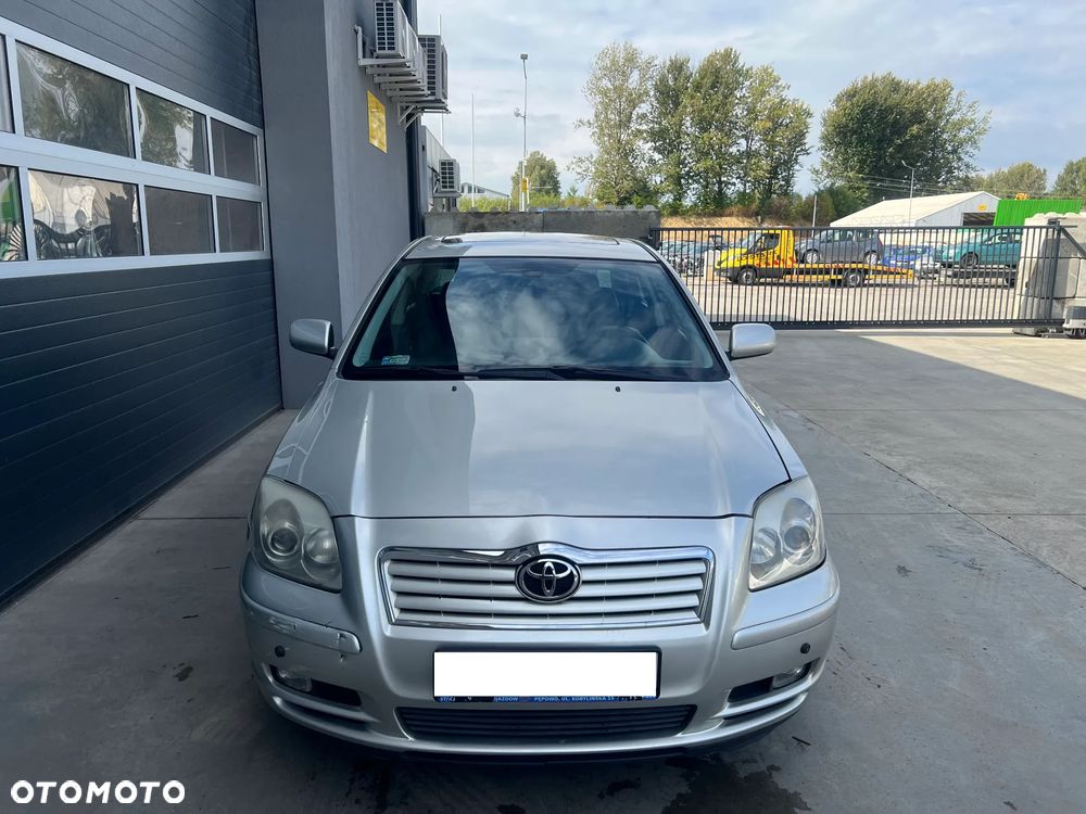 Toyota Avensis - 8