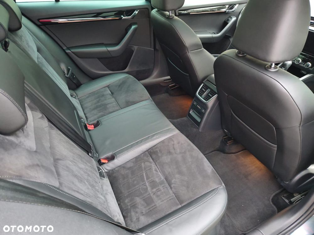 Skoda Octavia 2.0 TDI L&K DSG - 23