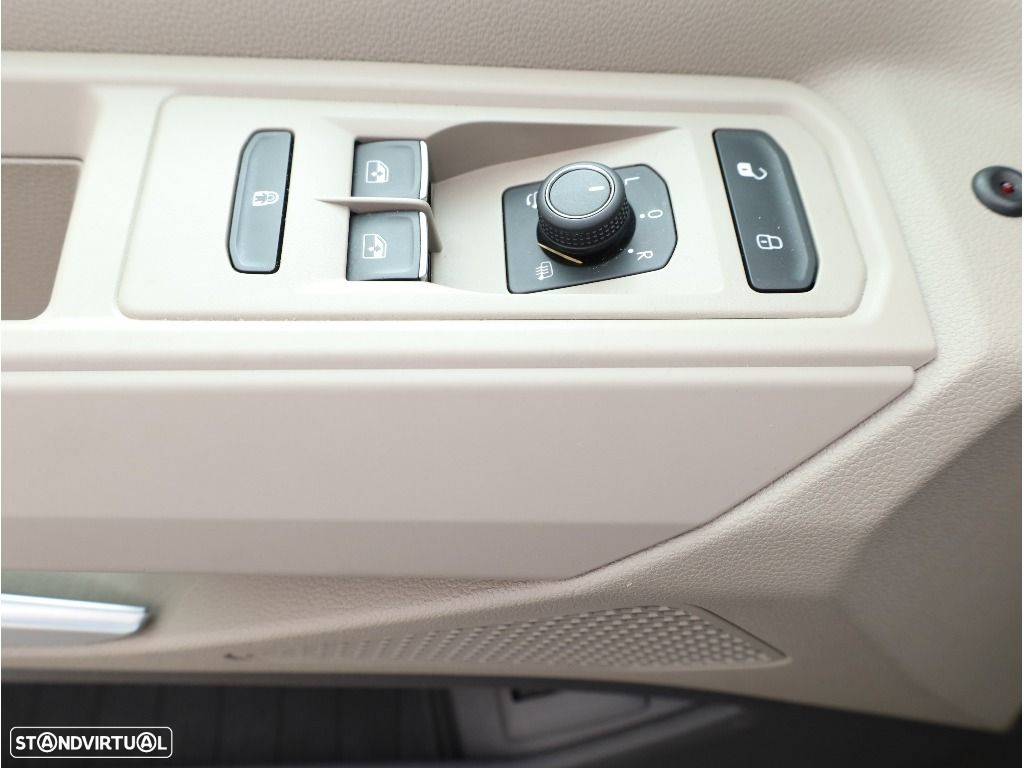 VW Multivan 2.0 TDI Life DSG - 31