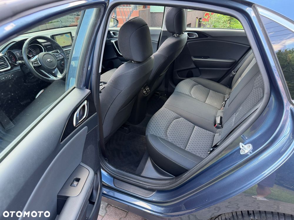 Kia Ceed 1.4 T-GDI DCT OPF Platinum Edition - 22