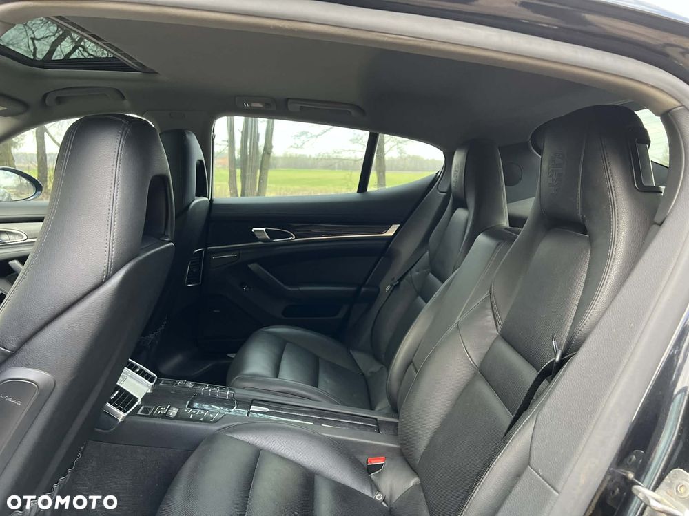 Porsche Panamera Edition - 8