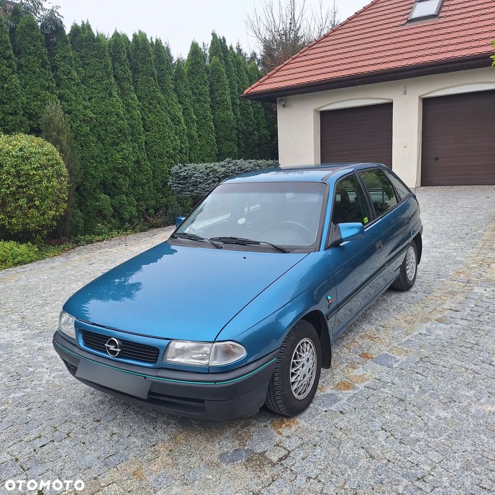 Opel Astra - 1