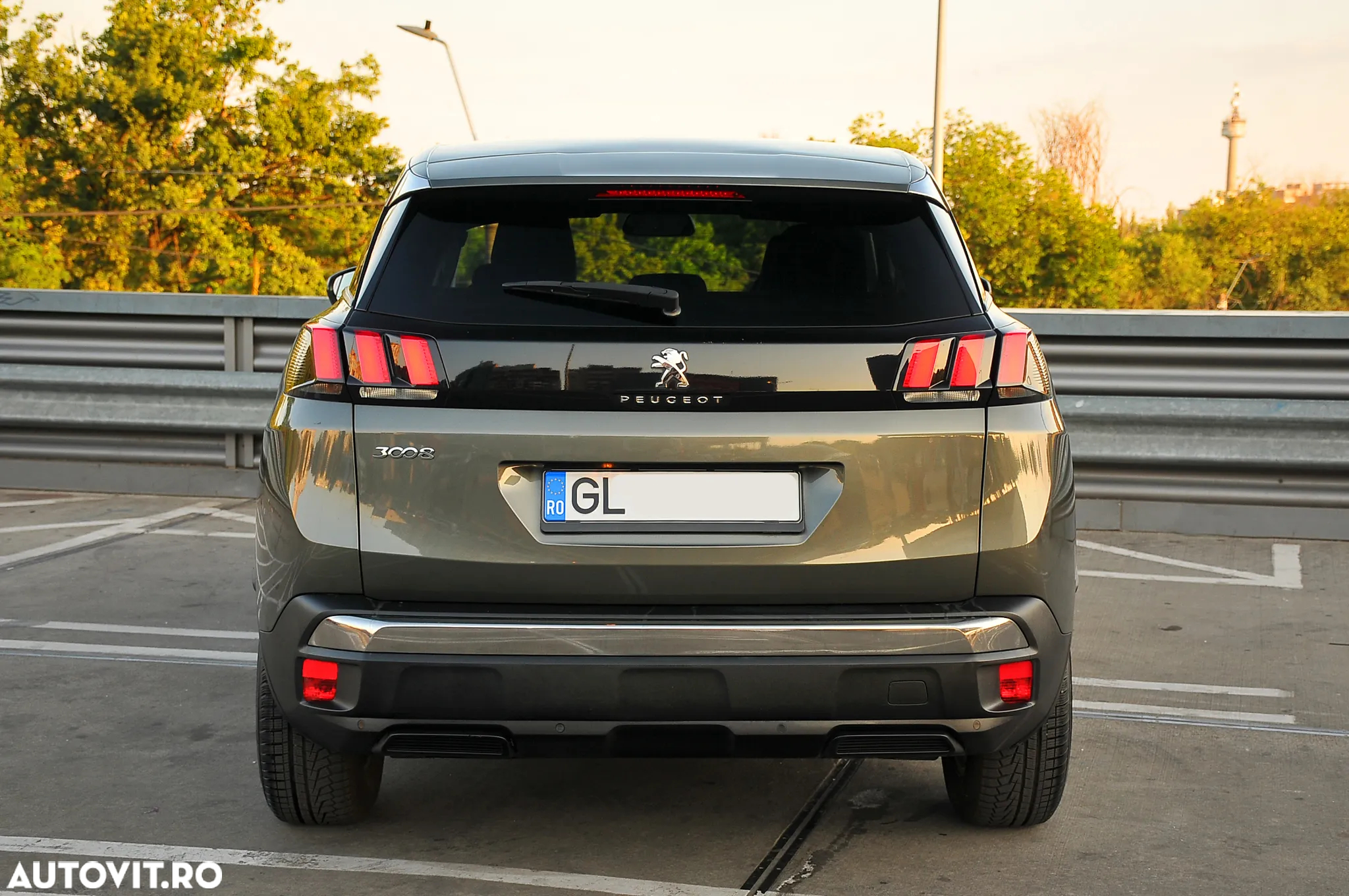 Peugeot 3008 1.5 BlueHDI 130 EAT8 Allure Pack - 13