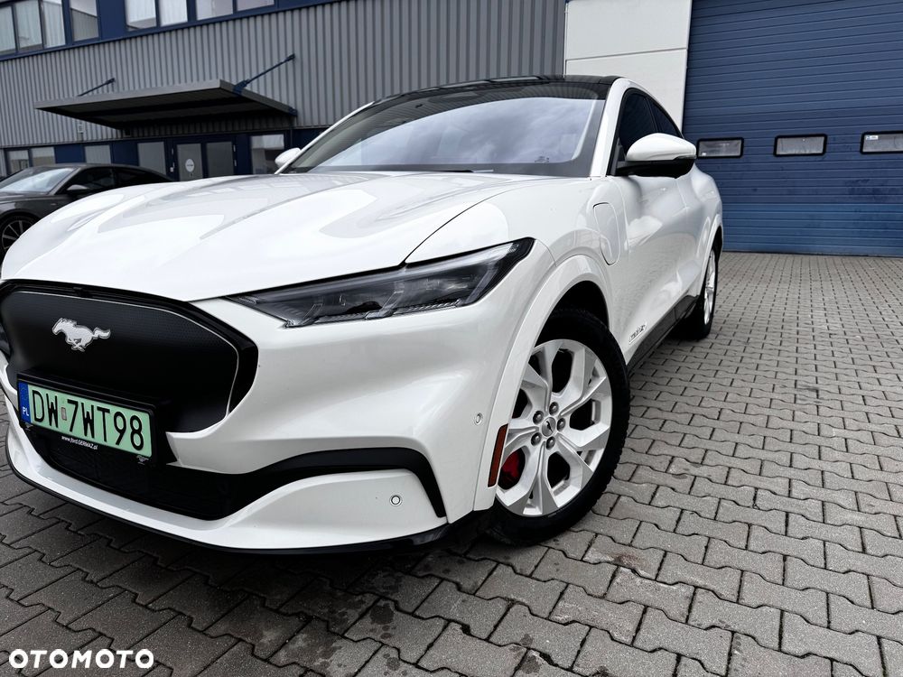 Ford Mustang Mach-E - 4