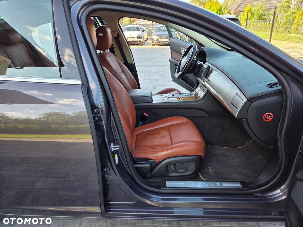 Jaguar XF 3.0 V6 S - 19