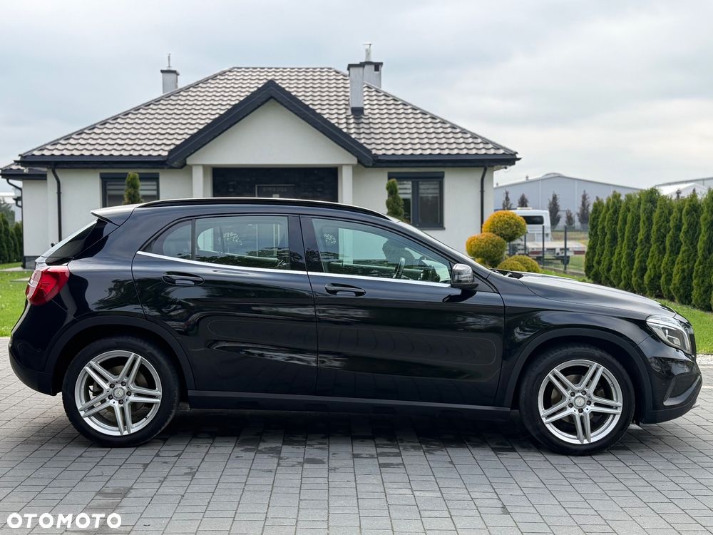 Mercedes-Benz GLA - 14