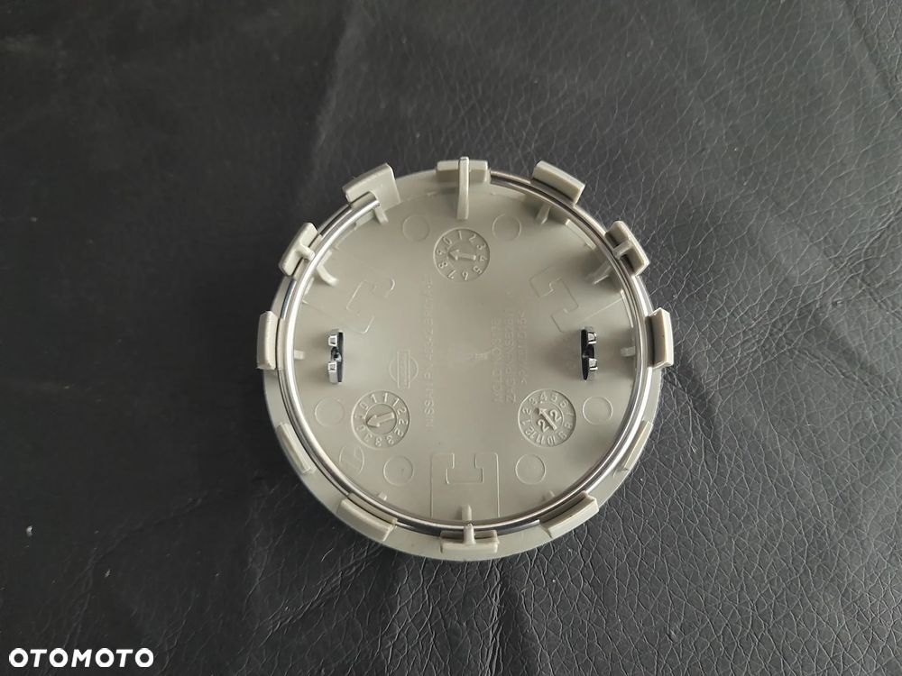 Dekielek Nissan SREBRNY 40342-BR01A 55MM - 3