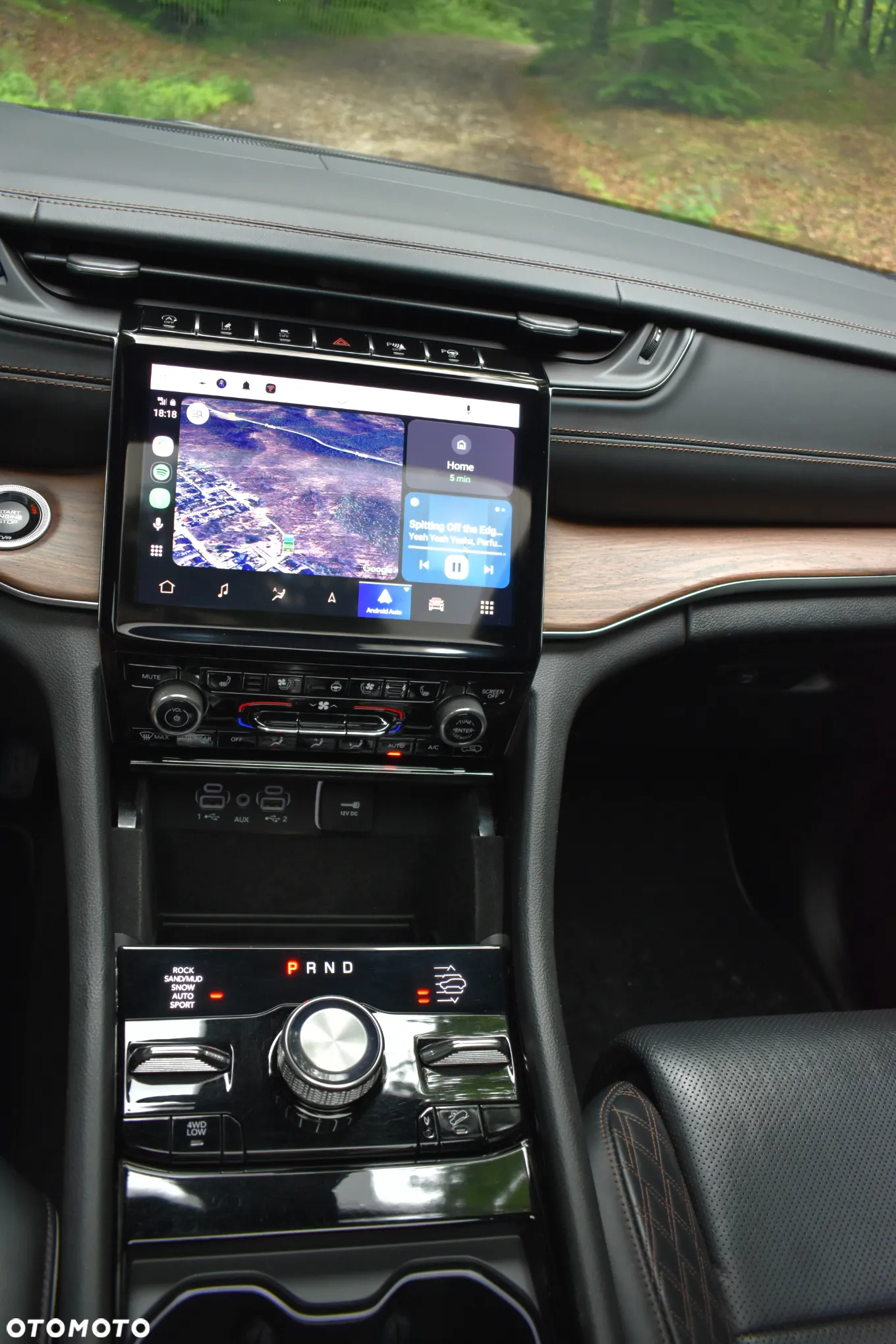 Jeep Grand Cherokee - 16